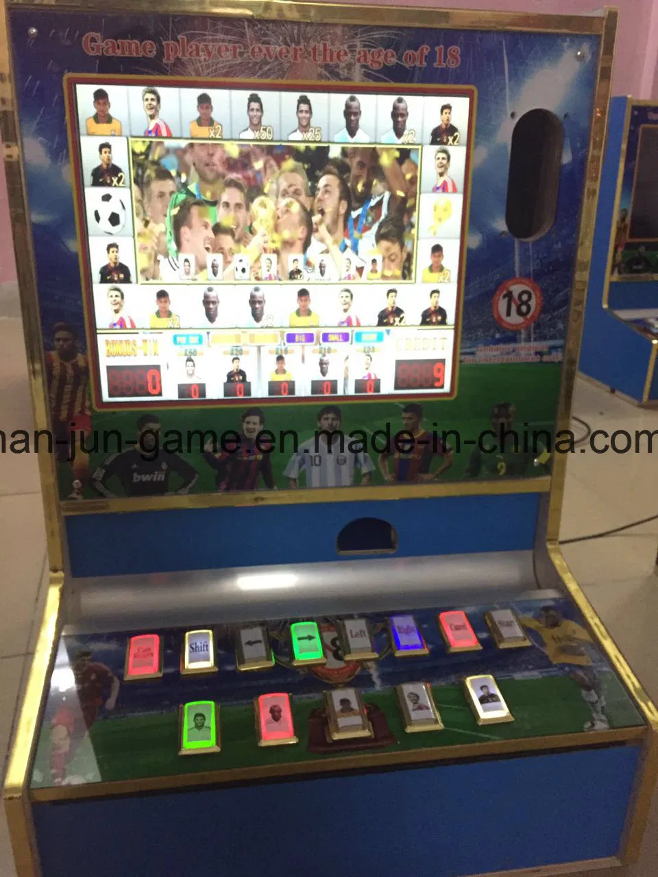 As máquinas de jogo de arcade elétricas de caça-níqueis de futebol populares na África